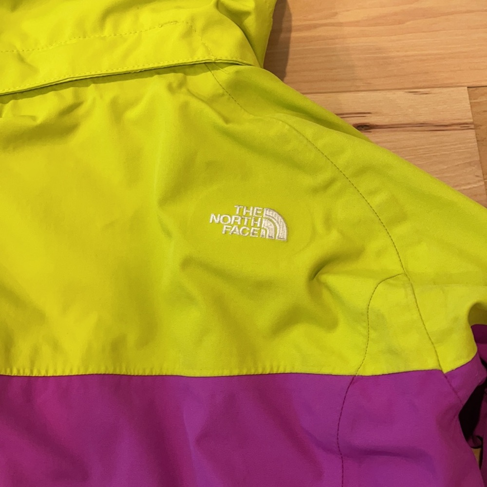 The North Face Cryptic Jacket Winter Coat - Picture 9 of 12